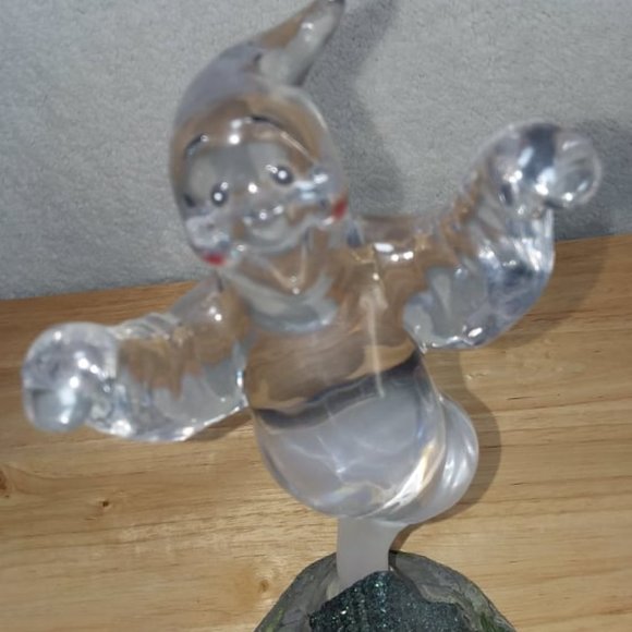 Color changing Halloween Light-up Haunted Ghost Figurine - Picture 5 of 10